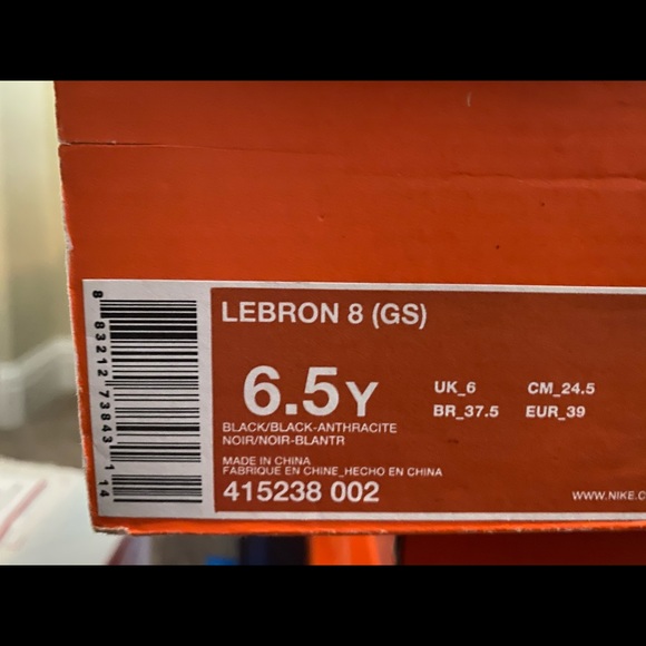 Nike Lebrons - Picture 8 of 8